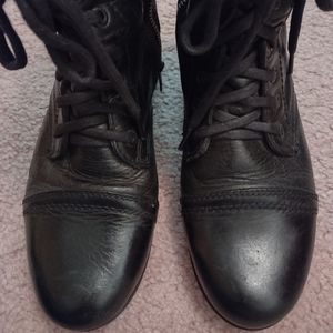 Steve Madden Troopa Size 9